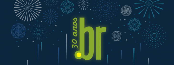 Logotipo de 30 anos do domínio .br com fogos de artifício ao fundo
